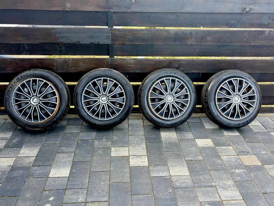 Vand set jante +anvelope vara 175 60 r15 in stare buna