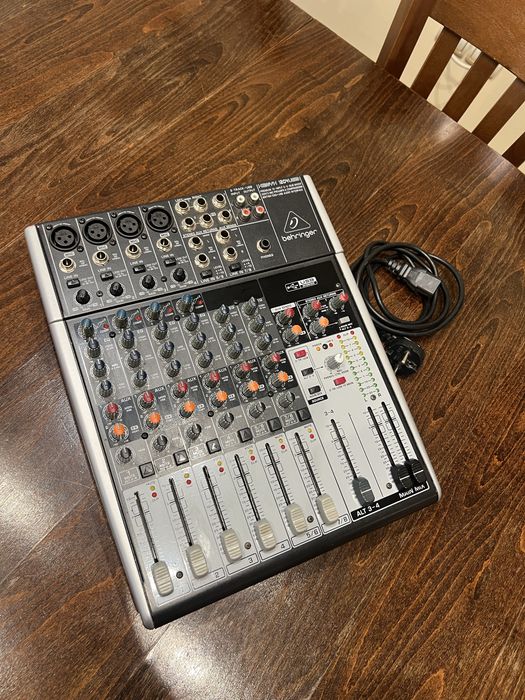Behringer xenyx x1204 миксер/мишпулт