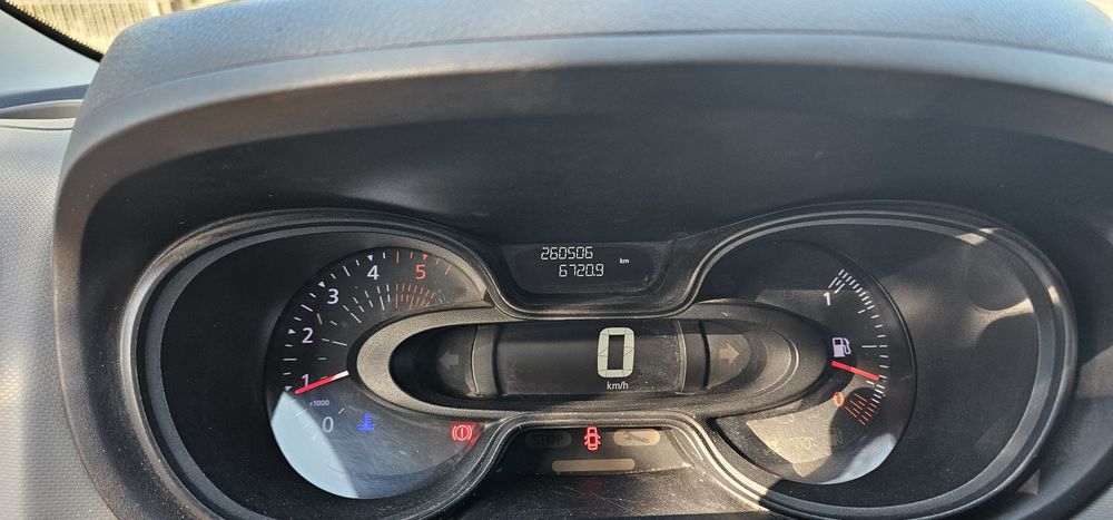 Renault Trafic 2018 1.6 dCi 131CP Euro 6 – Navi, Camere, Cârlig