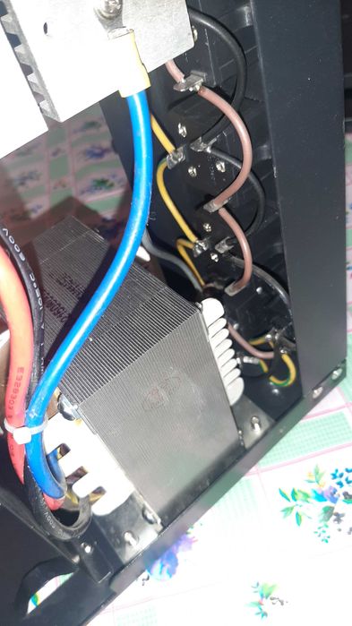 Бесперебойник SVC V-1500 LCD usb