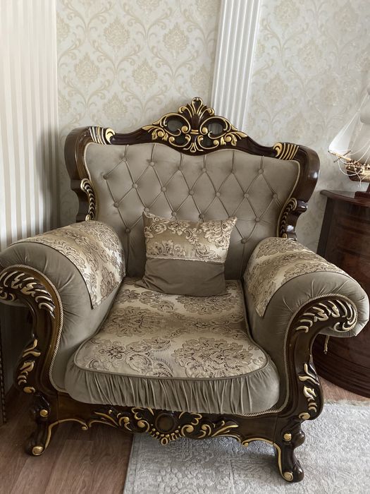 Гостины диван с креслами