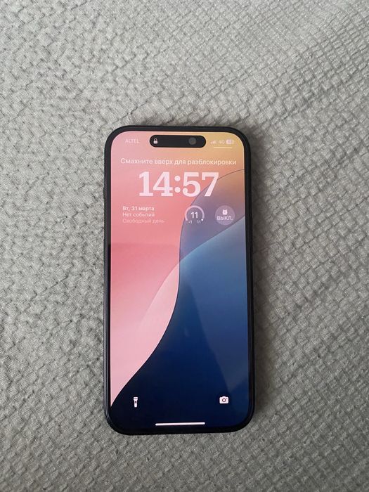Продам Iphone 15 128 gb