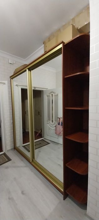 Продам шкаф-купе.