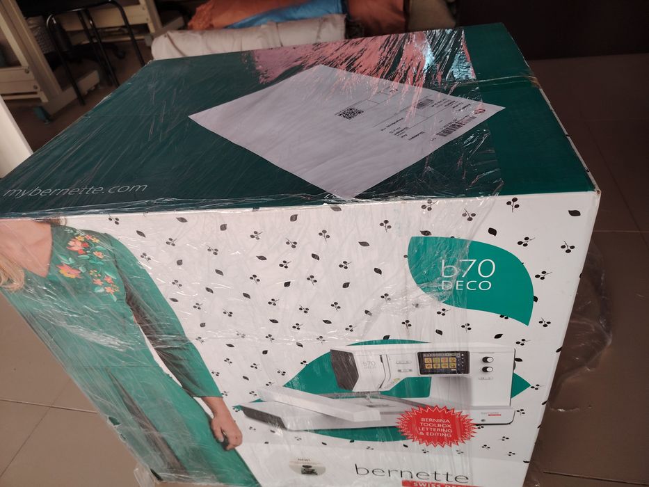 Продам вышивальную машинку