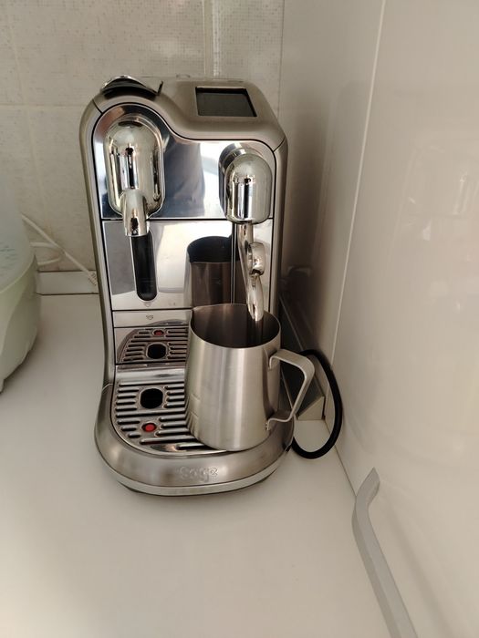 Vând aparat Cafea Nespresso NOU