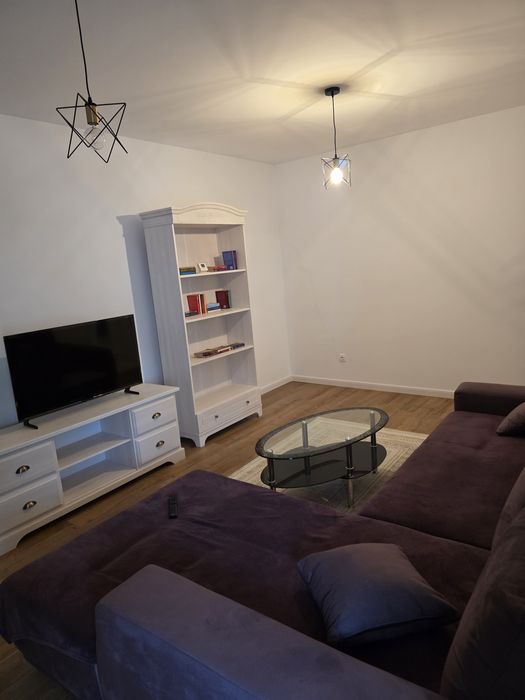 Inchiriez apartament