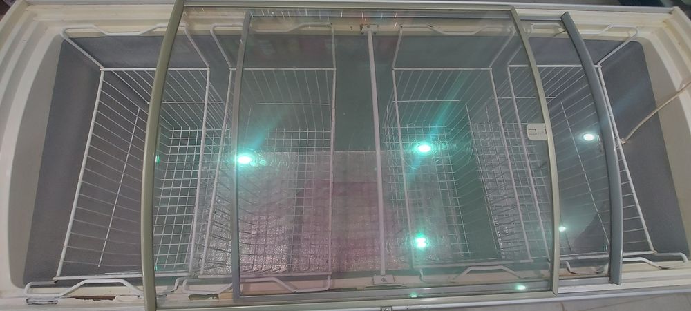 Продам морозильную камеру