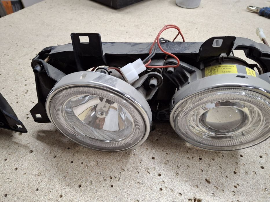 Фары на бмв новые