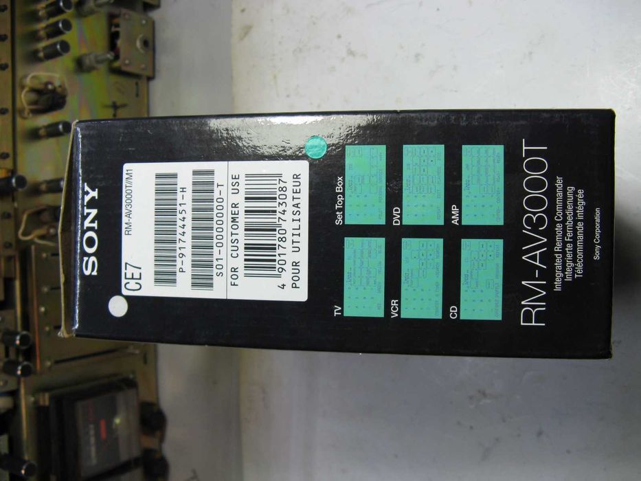 сенсорный пульт SONY RM AV3000