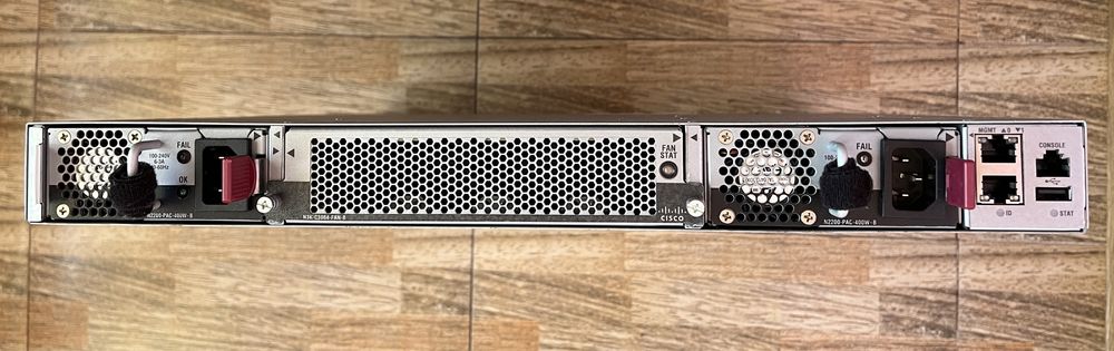 Продавам суитч суич комутатор Cisco Nexus N3K-C3064PQ-10GX