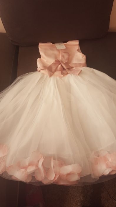 Дрешки за момиче