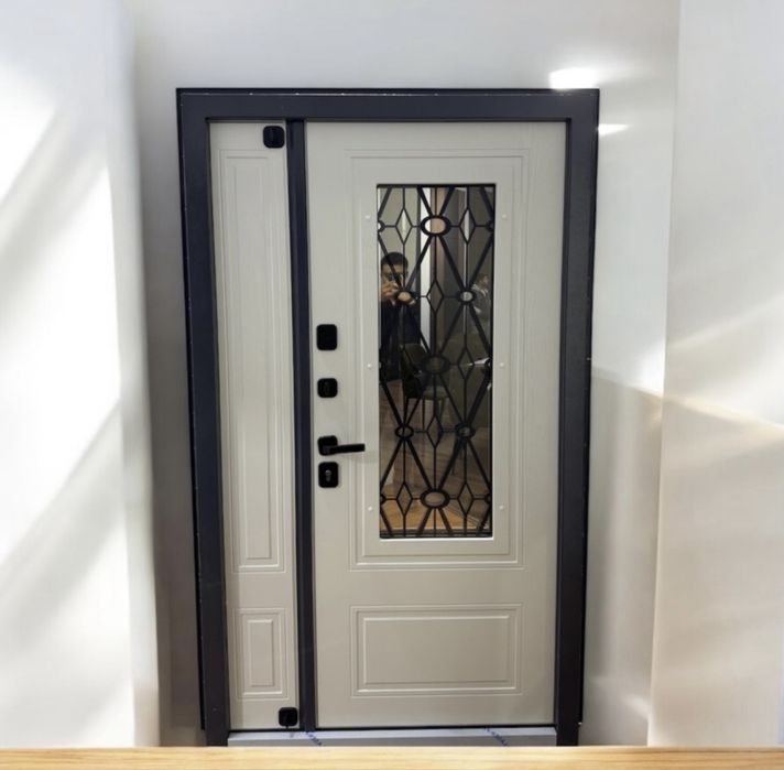 продам наружную дверь 2050х1200