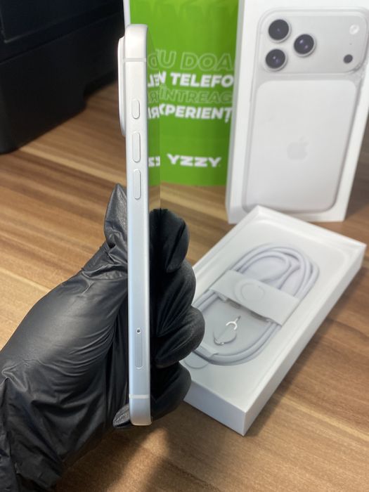 iPhone 17 Pro Max • 256 GB • Silver