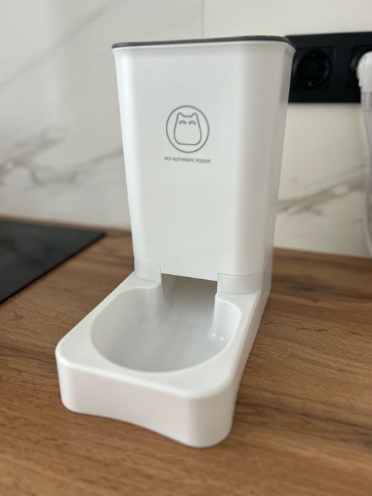 Автокормушка для кошек