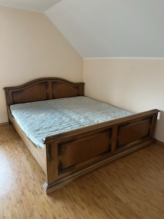 Pat cu tot cu saltea se vinde(usor negociabil)