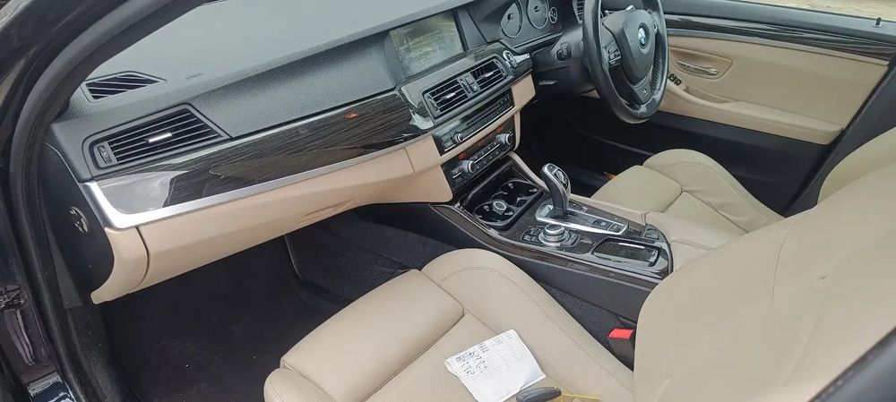 Dezmembrari / Dezmembrez BMW Seria 5 (F10) - M Pachet - 2.0 N47D20 cutie viteze automata cod culoare CARBONSCHWARZ METALLIC (416)