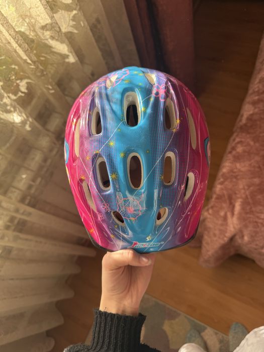 Продам два детских шлема для девочек