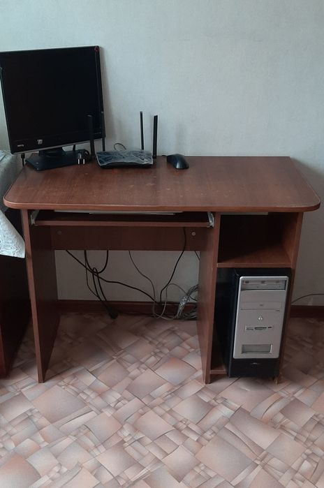 Монитор, клавиатура, мышка все в рабочем состоянии.