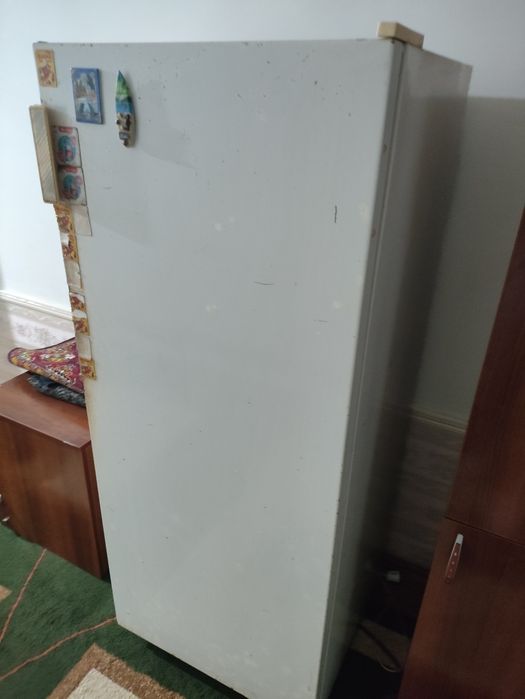 Холодильник, в хорошем состоянии все работает