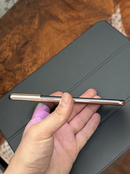 Продам Samsung S21 Plus