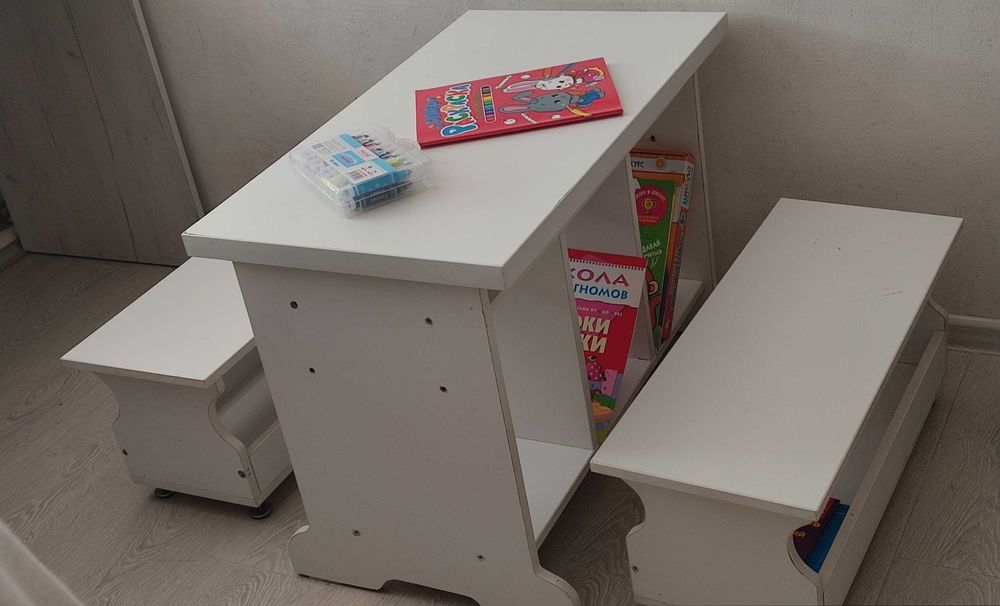 Стол со скамеками