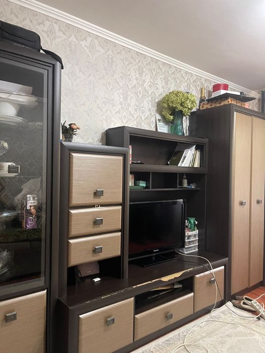 Шкаф с полками для гостиной