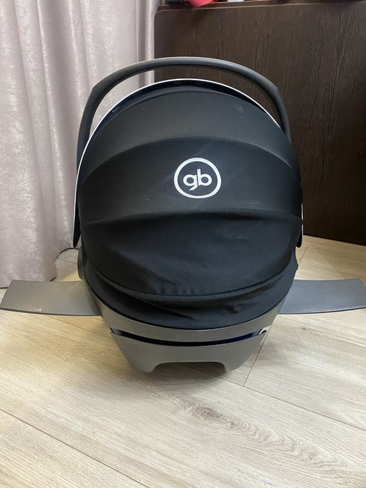 Продам автолюльку GB