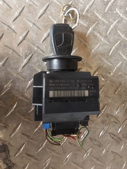 Contact cu cheie Mercedes-Benz CLK 200 A209 2005 - Cod 2095452308