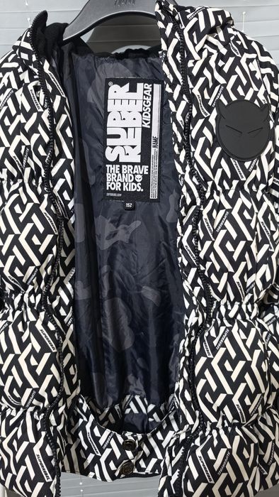 Продавам детски ски екип  Super rebel за момиче