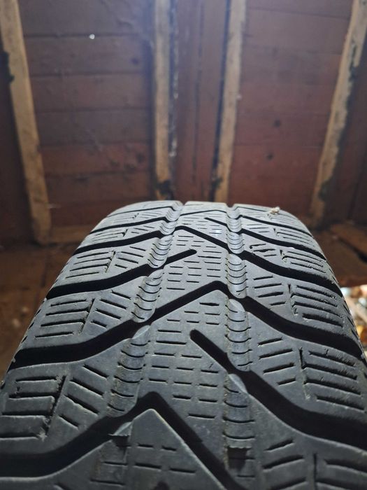 Set 4 roti iarna R14 Pirelli 175/65 R14 + Capace Fiat 500