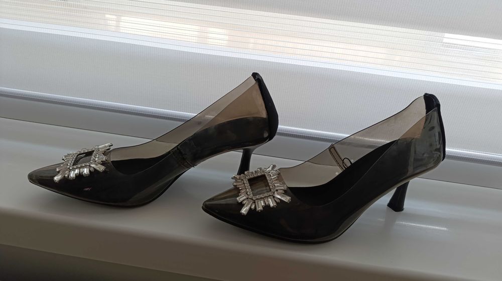 Дамски бели обувки,сандали