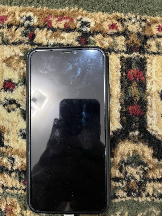 Продам Айфон 11 на запчасть