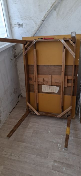 Отдам даром стол звоните