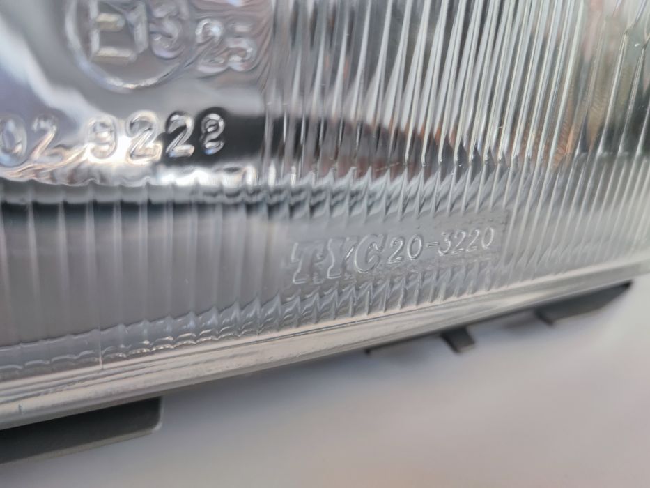 Фарове Мерцедес 190 201 mercedes w201 190 нови TYC