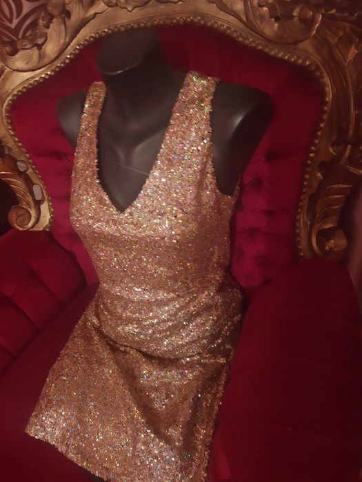 Рокли с пайети няколко вида