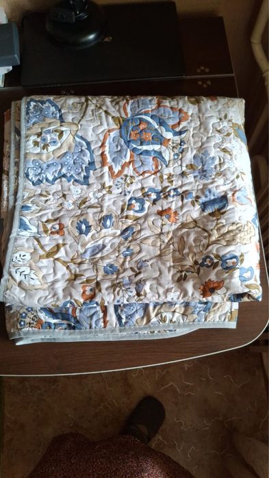 Продам покрывало стеганное.
