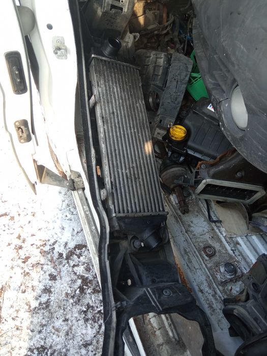 Продава се на части Рено Трафик