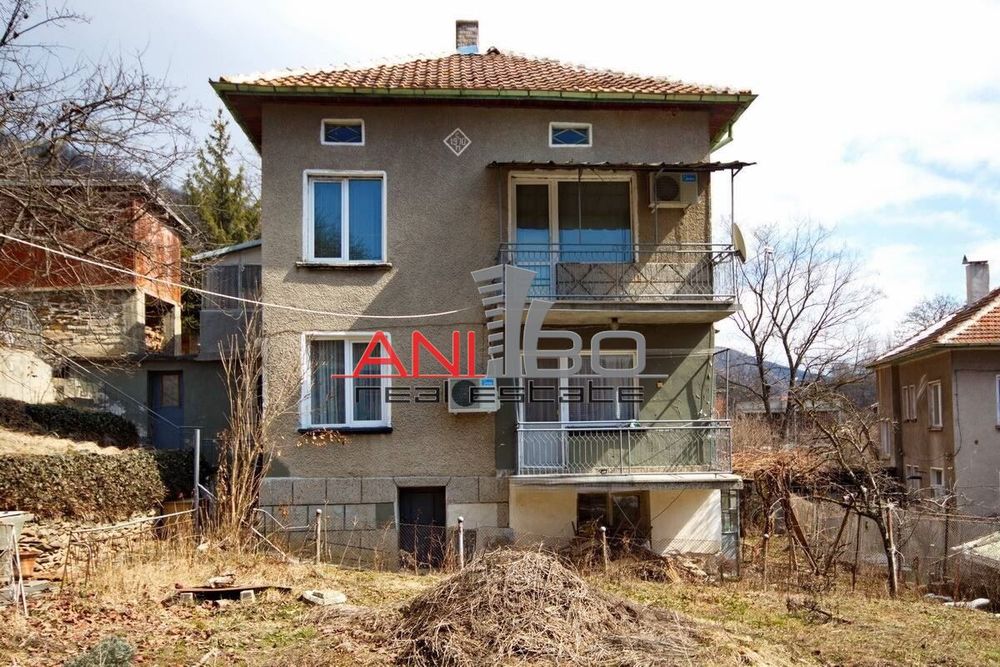 Къща в София, област-с.Чурек площ 150м2 цена 100000€