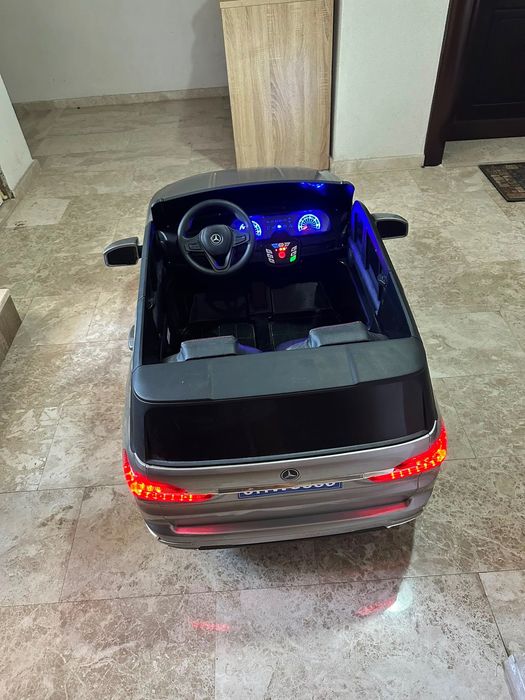 Акумулаторен джип Mercedes