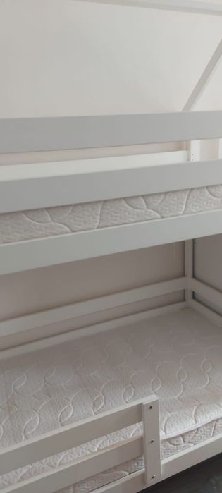 Двухъярусная кровать