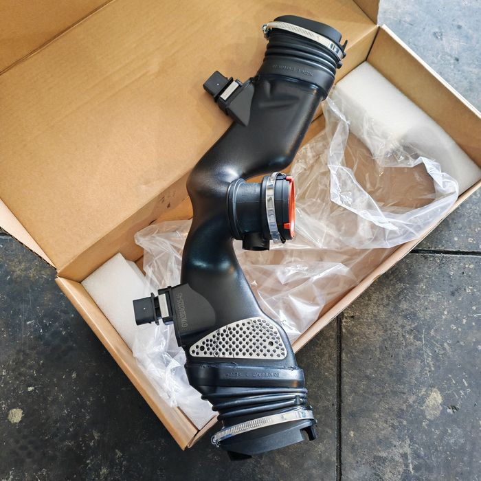 Tubulatura admisie aer Mercedes V6 euro 4 a6420908237