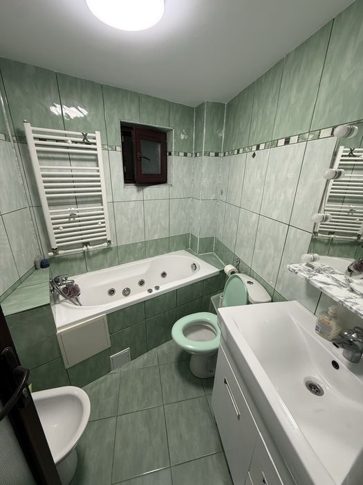 Închiriez apartament 2 camere ULTRACENTRAL