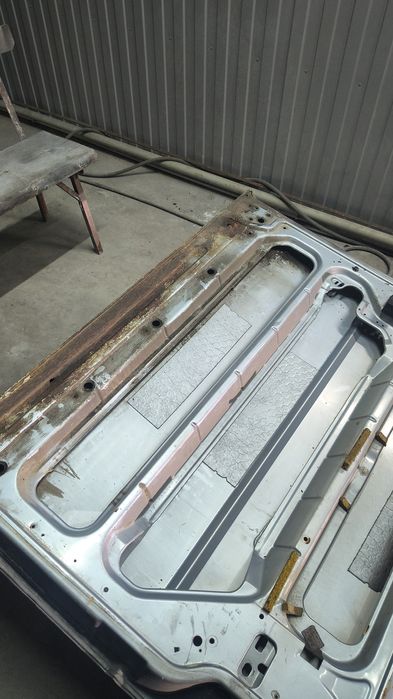 Продам дверь боковую т4