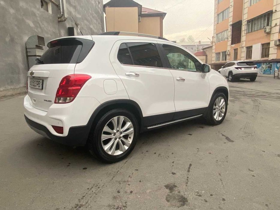 Tracker 1 Premier, зудлик билан сотилади