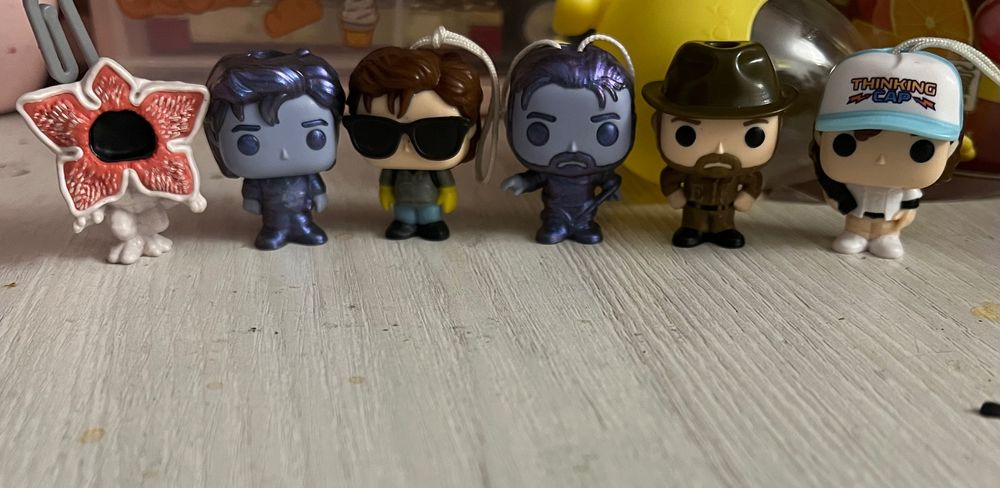 Продам киндер игрушку