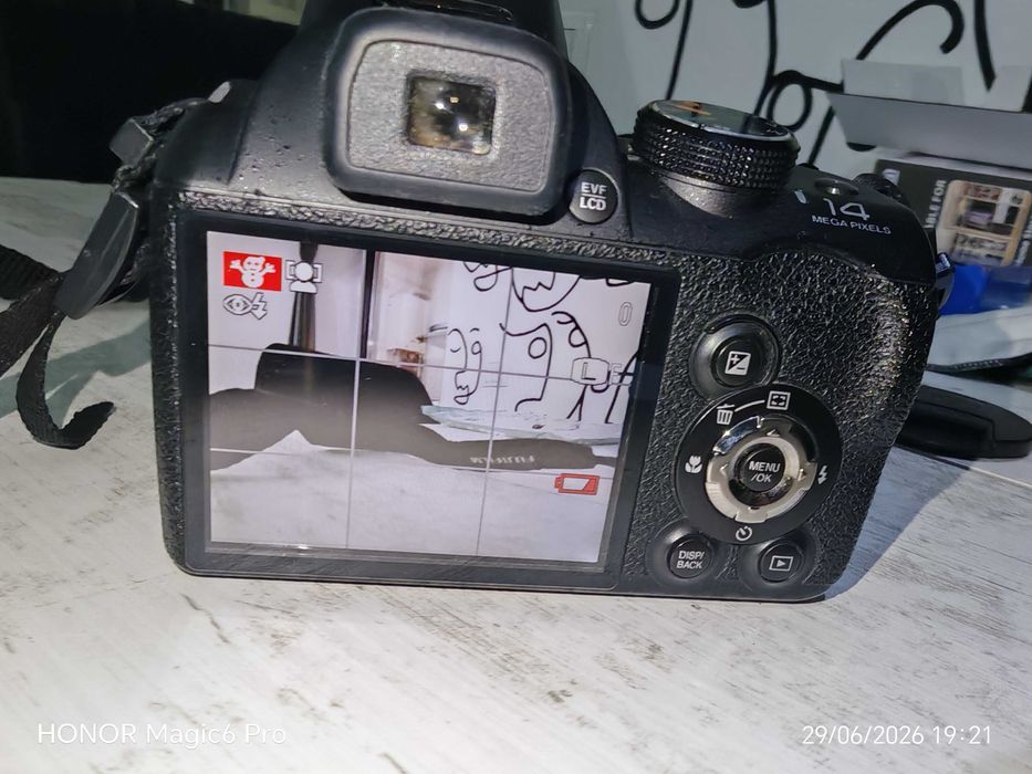Fujifilm FinePix S 4000, camera foto digitala