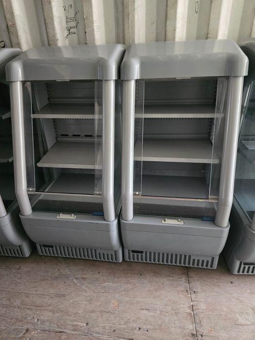 Продам витринный холодильник со шторкой