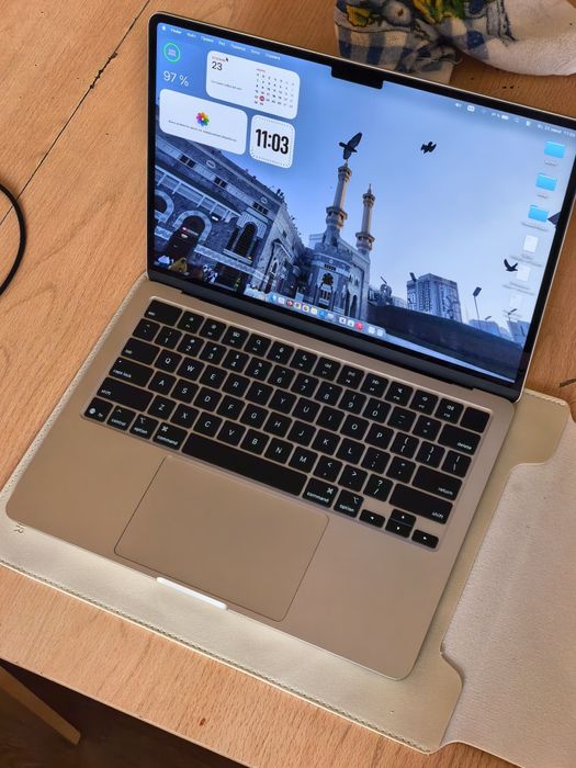 MacBook Air M4 "13 // 16/256 // Starlight