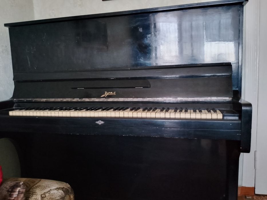 Продам пианино "Урал"