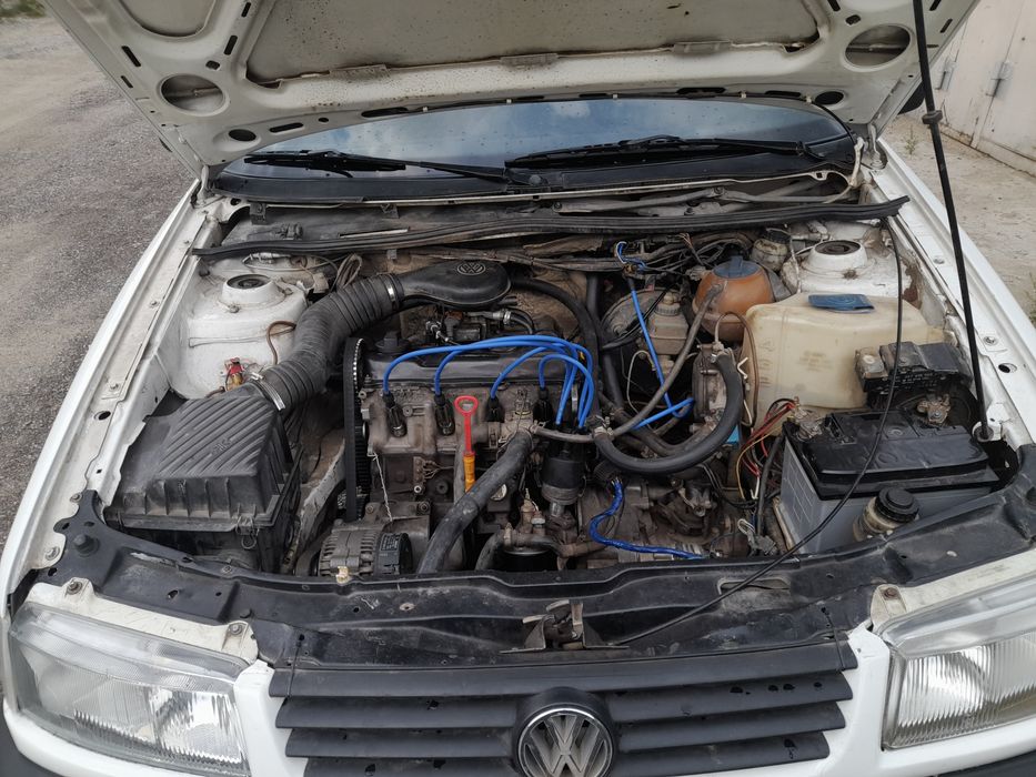 Пассат  б/4 1994года.